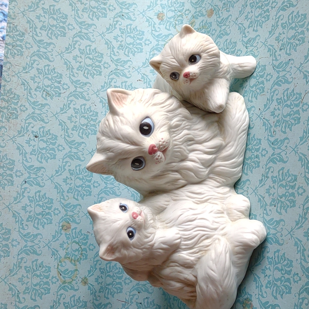 Porcelain Kitties Figurine